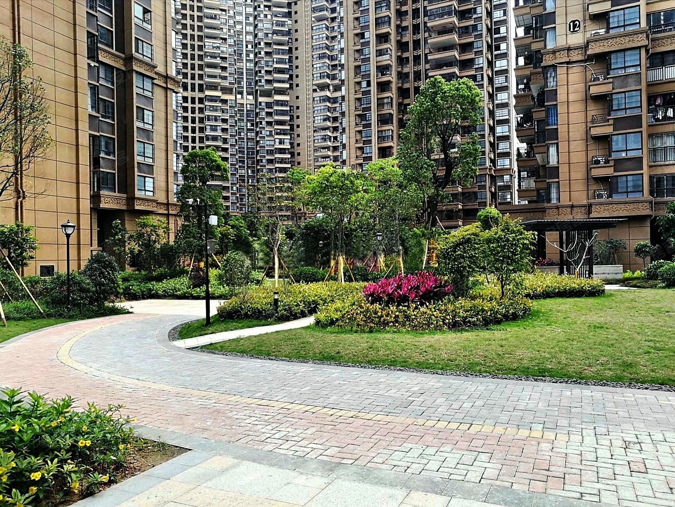 金悦澜湾5室2厅2卫134.95㎡南北148万