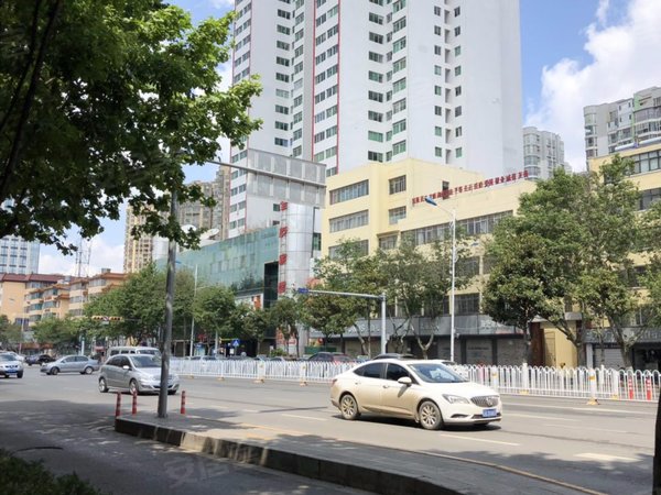 昆明西山金碧片区汕头大厦环城南路汕头大厦 2房 精装修 南北通透