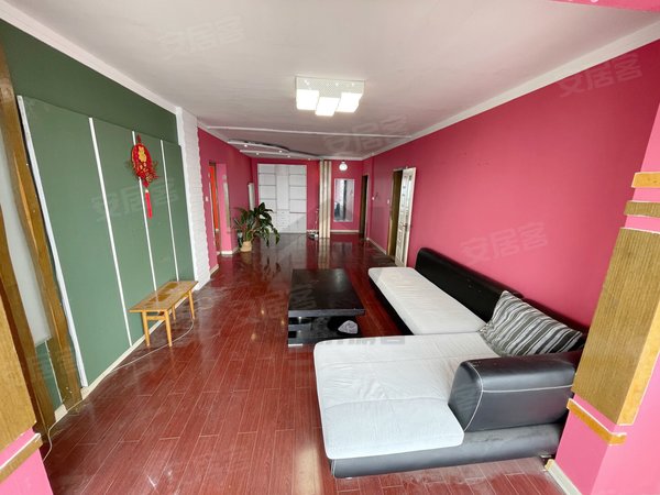 沈阳大东东中街大悦城中街大悦城b馆美业 直播 手工 服装 各种娱乐