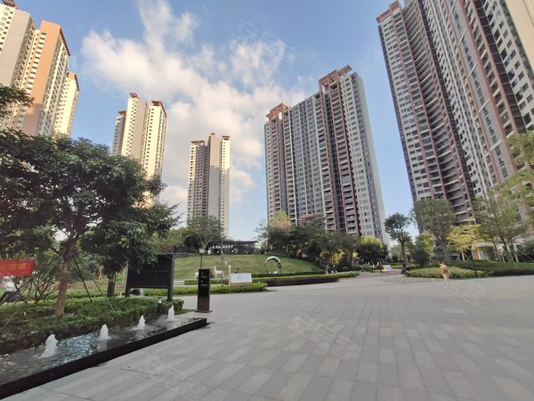 深圳龙岗坪地君胜熙珑山君胜熙珑山精装修三房  花园小区内有游泳池