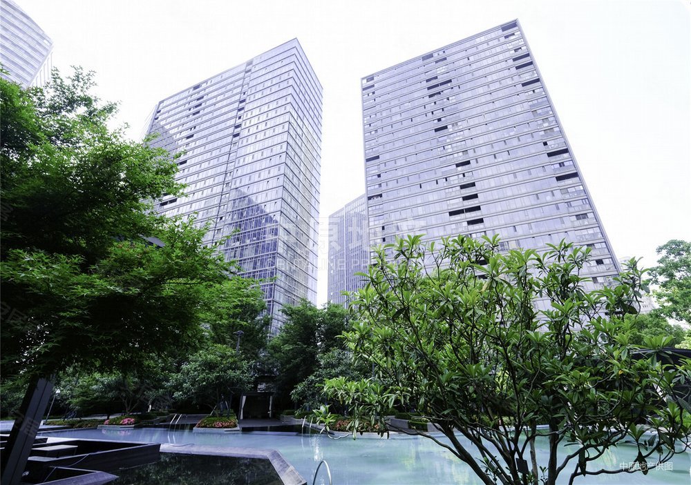 融创滨江壹号院 南北通透户型 业主自住装修 诚意出售 随时看