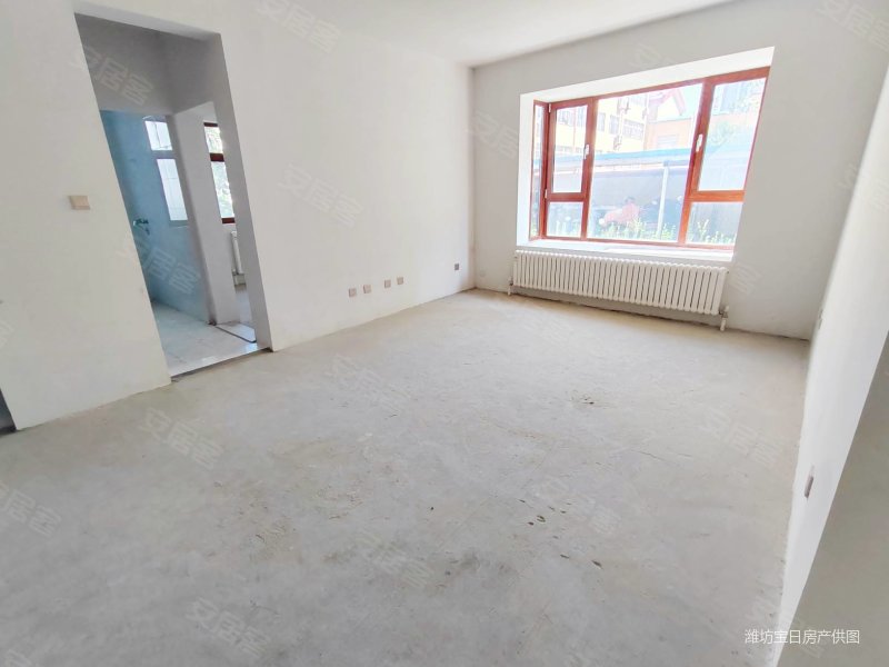 中天万家花园c座4室1厅2卫132.8㎡南北110万