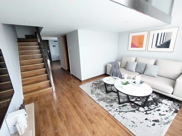 融创香璟台西苑(商住楼)天府三街 中和 世纪城 公寓loft套二便宜出租!