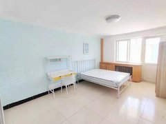 北京丰台角门角门东10号线 司达小区 实图拍摄 精美主卧室带阳台 随时看出租房源真实图片