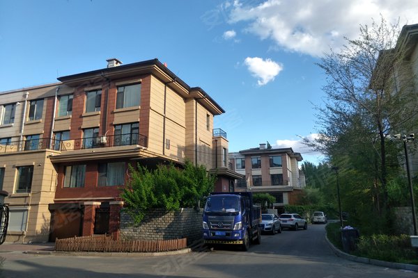 融创上城(别墅)怎么样,融创上城(别墅)周边房产中介经纪人评价-长春