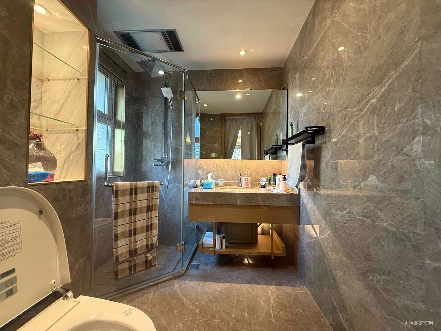 德信御府3室2厅2卫131㎡南北129万