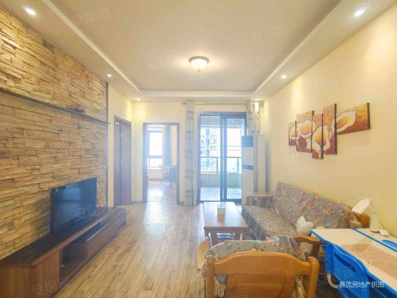 融科金湖湾交通便捷满二板楼精装修产权清晰