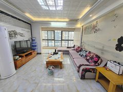 来宾兴宾兴宾城区东方华府，沃尔玛旁，精装三房两厅两卫，家具家电齐全拧包入住出租房源真实图片