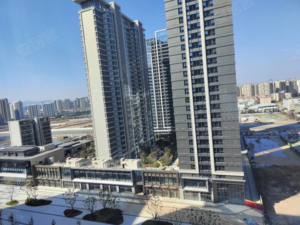 昆明官渡巫家坝金茂广场(商住楼)金茂广场,空房2房 适合办公,租金低