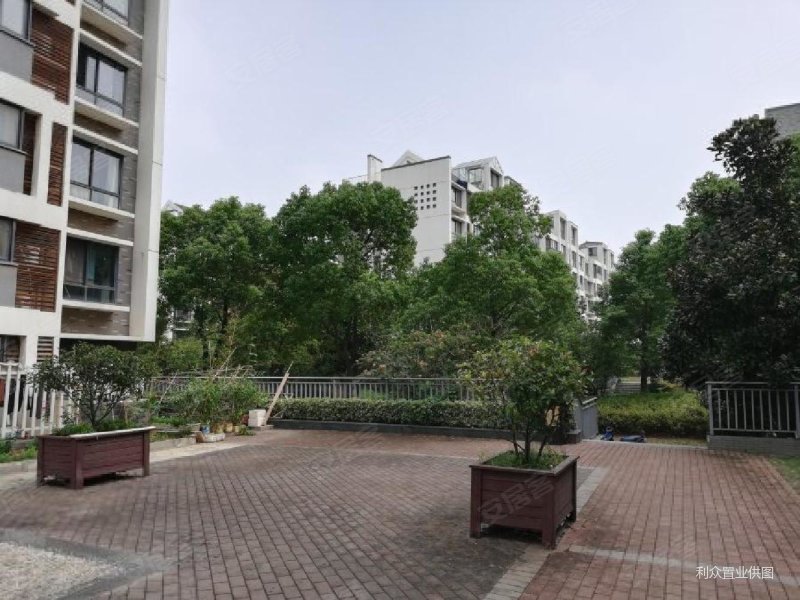 边户有电梯近地铁金小南大和园精装3室飞机户型