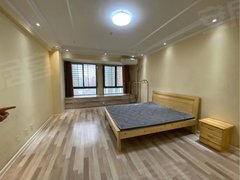 苏宁广场旁边 国购一室公寓可短租    看房方便。