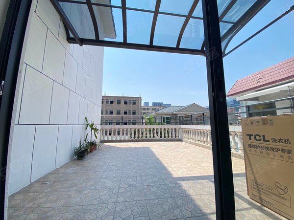 深圳宝安宝安中心区麻布新村一巷8号小区坪洲地铁站一室一厅带大露台