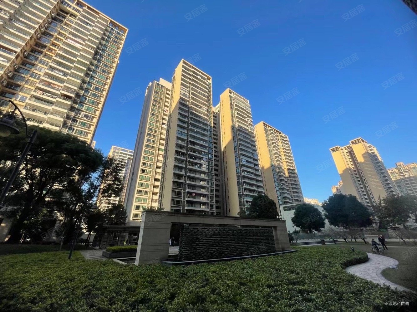 骏威锦东花园a区3室2厅1卫106.39㎡东南348万