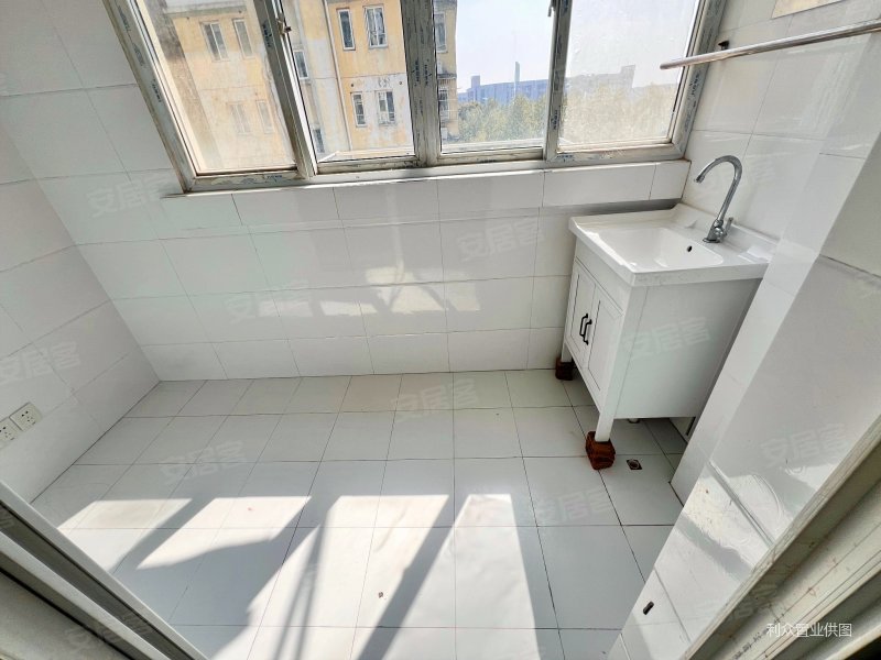 玄武区徐庄软件园仙鹤茗苑双南2房边户采光好通透户型