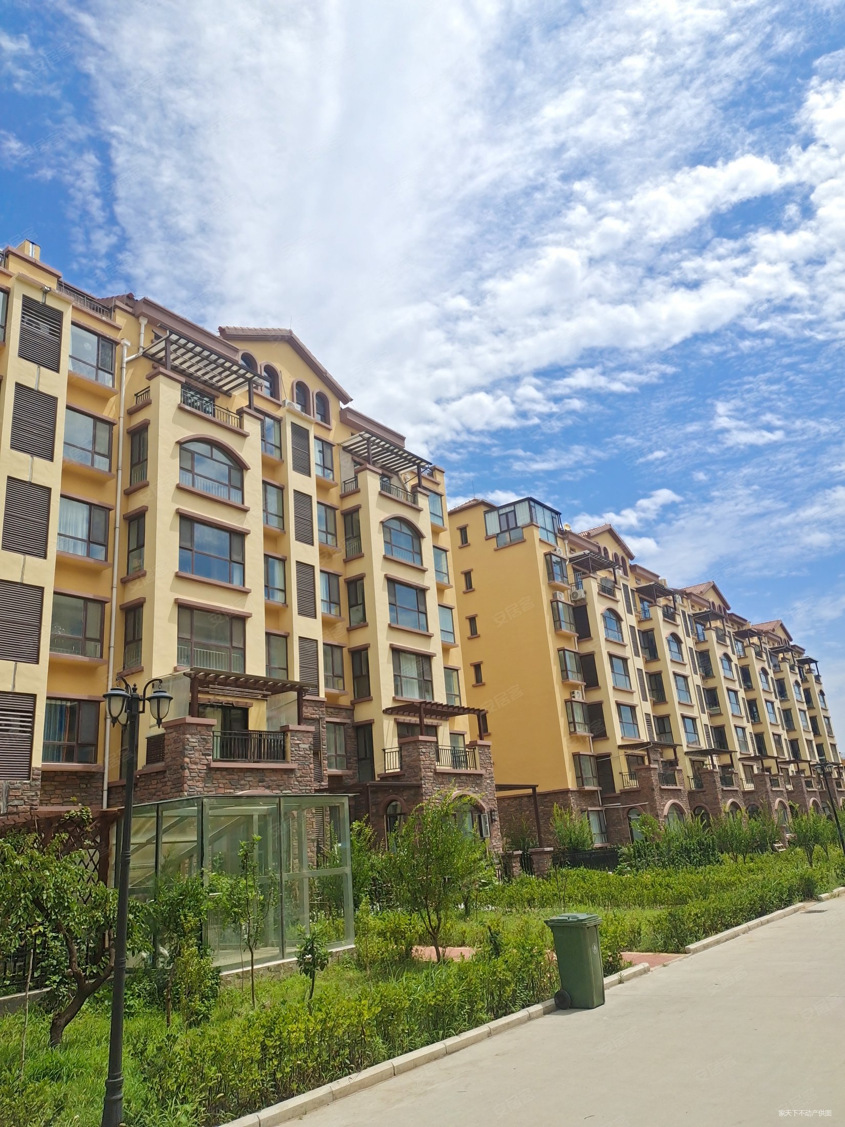 新上香山丽墅电梯5楼南北通透3室113平带车位储藏室有证