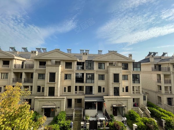 苏州吴江太湖新城半岛印象花园免中介费押一付一半岛印象花园大平层精