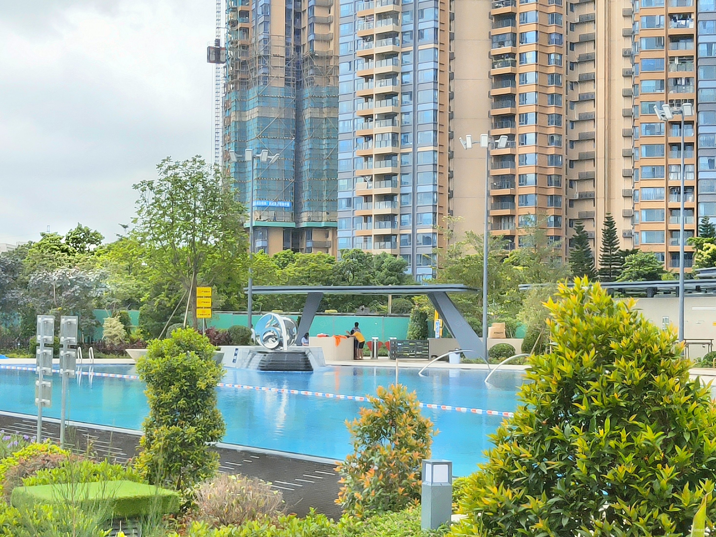 狮岭御华园有电梯南北通透停车方便房龄新精装好房