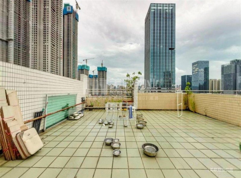 带80平超大花园 总价只要肆佰万 小高层带电梯 户型端正,心怡花园二手