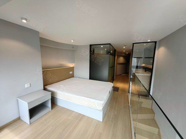 昆明西山前卫营润城第四大道实拍润城第四大道loft公寓,万达旁,看房