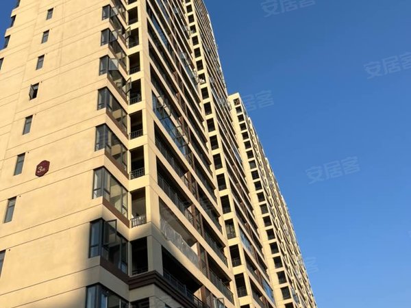 潜江泰丰园林青广场碧桂园珑悦碧桂园珑悦 3室2厅2卫 电梯房 精装修