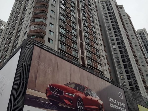 深圳福田福田中心区彩福大厦岗厦地铁站出口,一房一厅采光好,业主自住