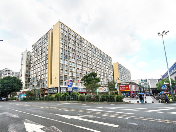 深圳龙华龙华青年城邦园(地铁站口)青年城邦园 1室1厅1卫 电梯房 阳光