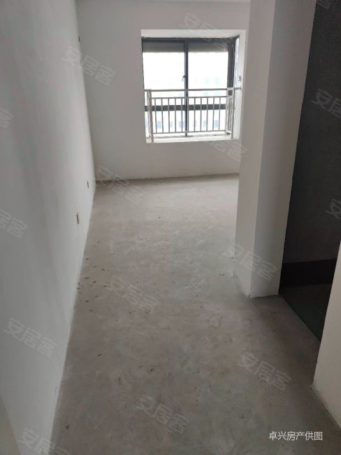 望湖家园118平115万毛坯三房两卫楼层满两年可以上