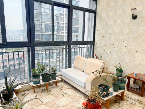 可做五房带个超大露台万达旁高端复试