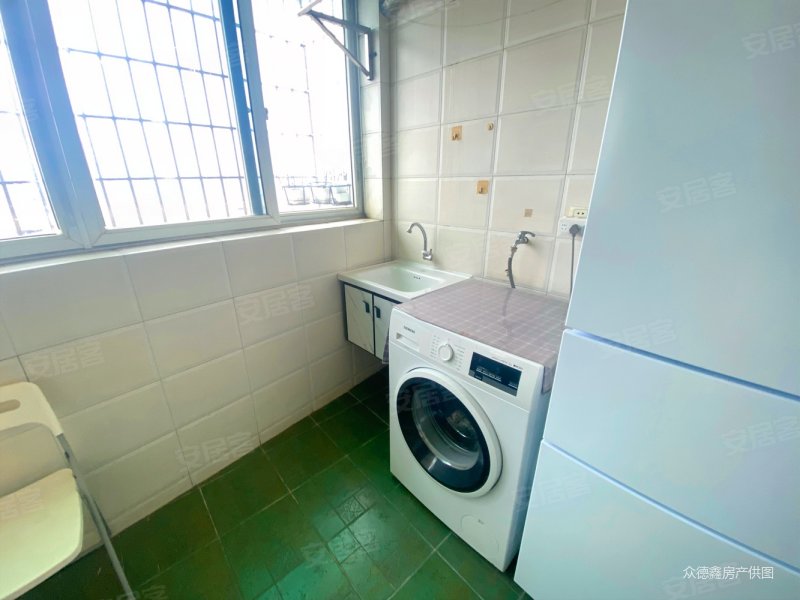 江头金尚地铁口精装单身公寓电梯高层一元花园拎包入住