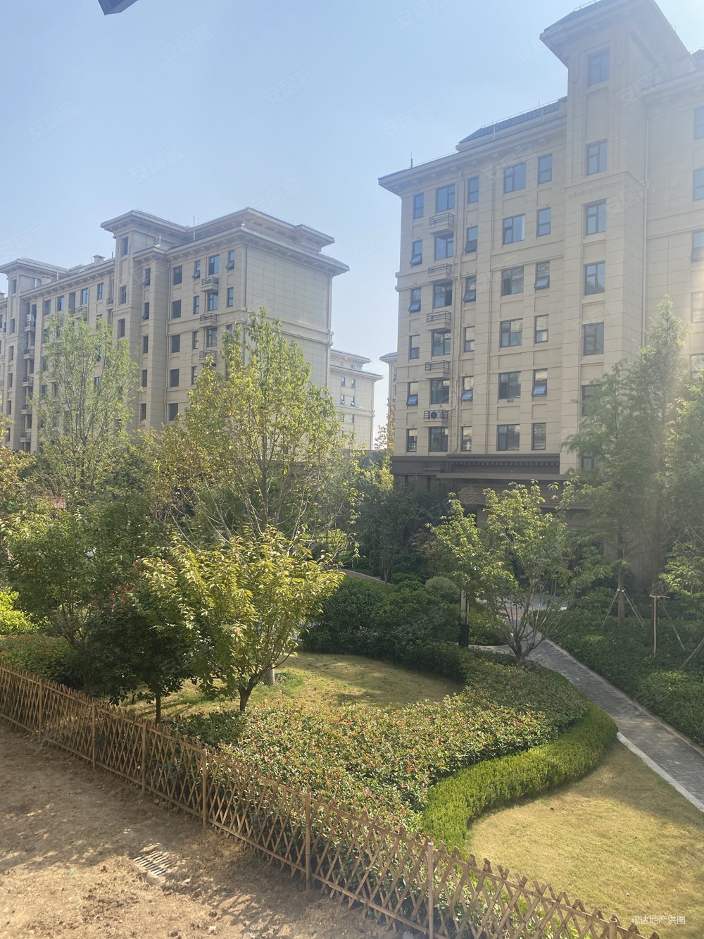 房源君悦华府3室2厅2卫148㎡南北145万