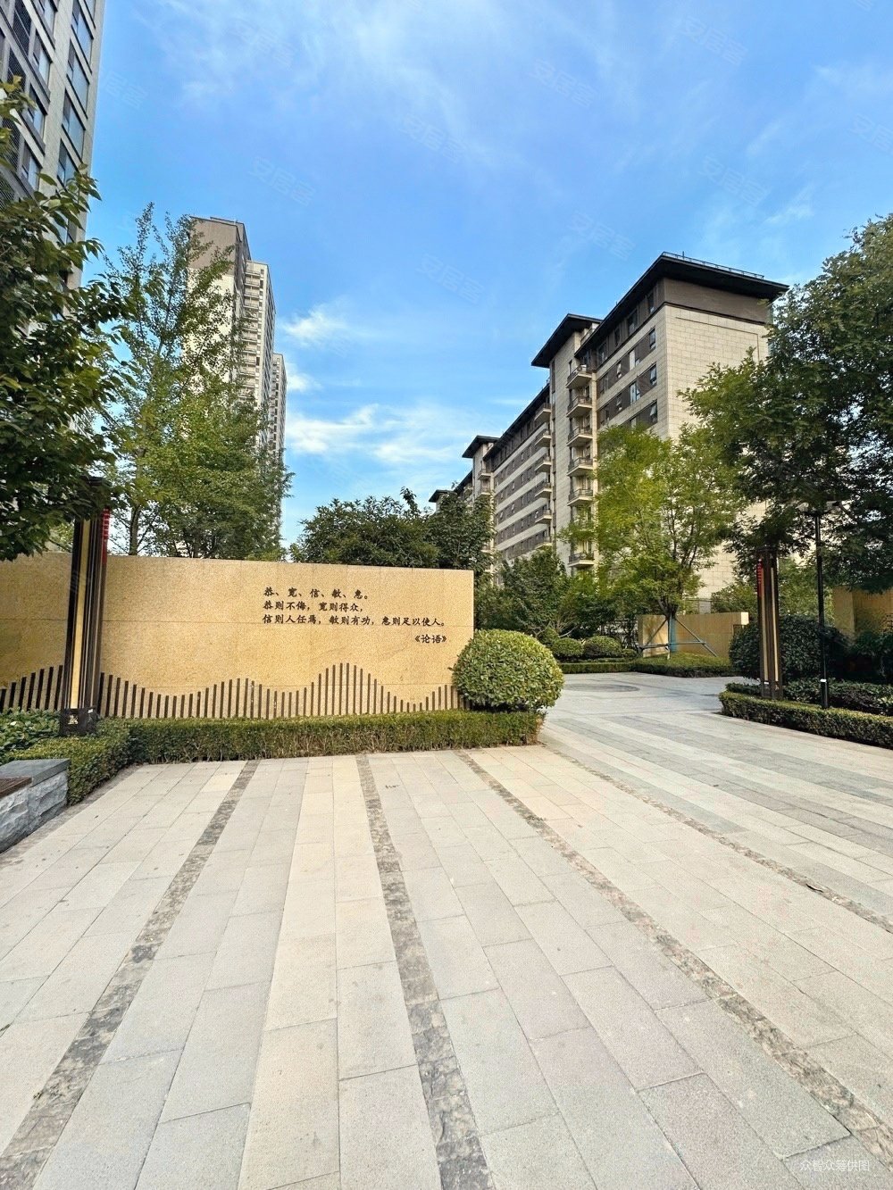 8号线花园洋房一楼带车位有花园地下室海亮唐宁府毛坯四室