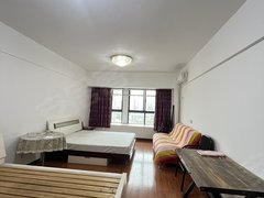 淮南田家庵淮南时代广场火车站对面，龙湖路西侧，精装电梯一室，干净，拎包入住出租房源真实图片