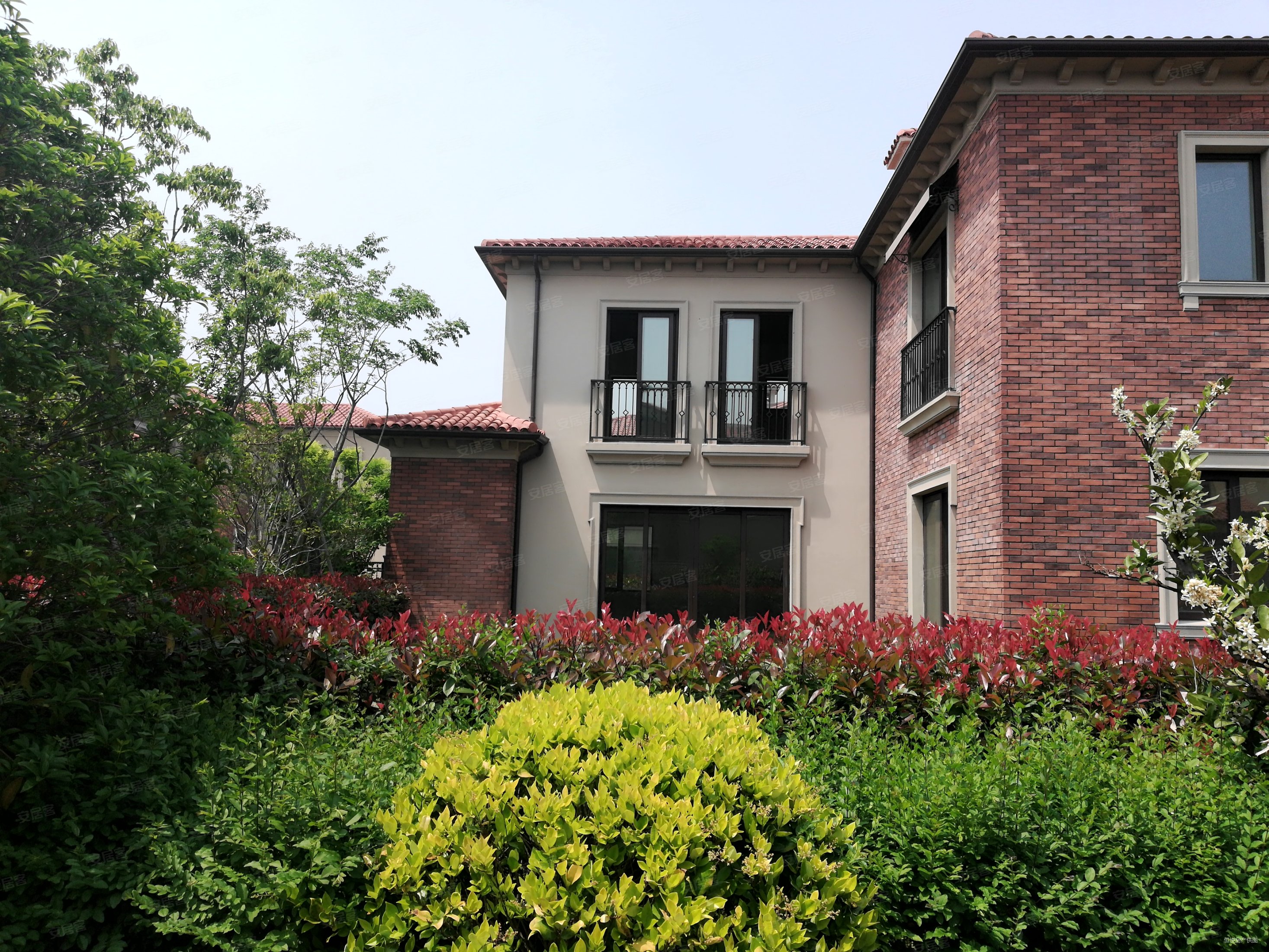 时代御湖合院别墅私密集中南花园200平难得遇到的大花园