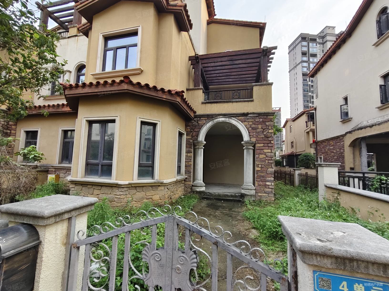 边位别墅 领居a区 诚意出售 看房方便