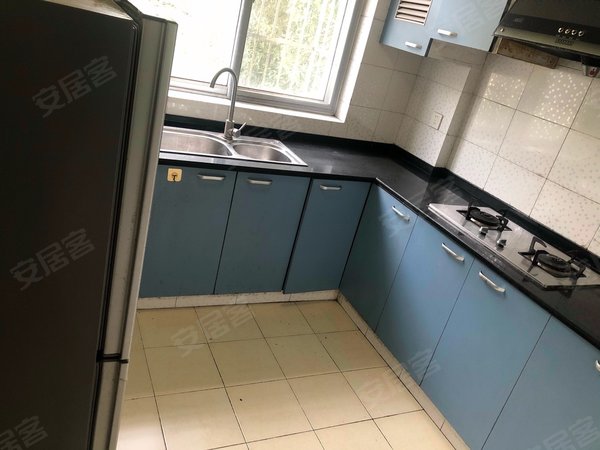 上海浦东川沙顺馨佳园镇实无中介 顺馨佳苑小两房 大阳台 押一付一