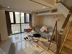 怀化鹤城河西经开区复式楼！免中介費！家电齐全拎包入住！靠近十里江湾 义乌 陆港出租房源真实图片