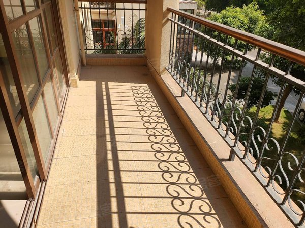 惠州惠阳淡水中心区半岛1号(一期)中心区半岛湖滨花园精装4房别墅出租