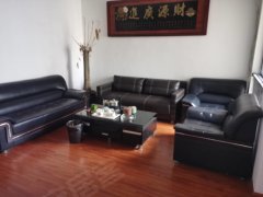 温州龙港市龙港财富旁高鑫嘉园出租，有空调有桌椅。出租房源真实图片