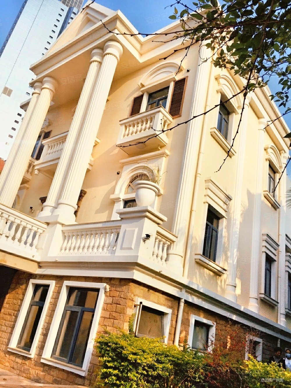 星海湾3期和谐天下独栋占地近一亩花园500平送精装