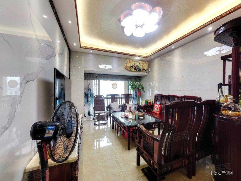 阅山华府精装三房朝南看花园车位充足次新满五年急售