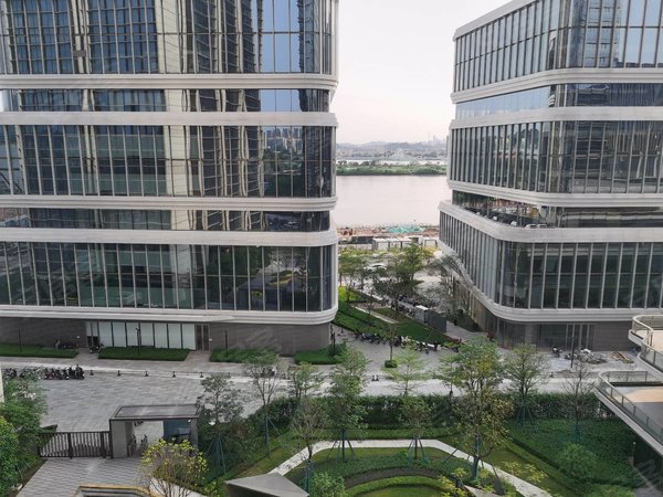 广州黄埔鱼珠保利鱼珠港(商住楼)保利鱼珠港 三溪地铁口 全新未住 南