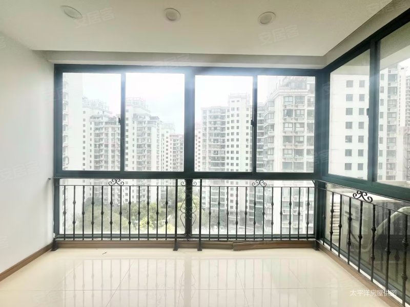 带产权车位 高区南北通 采光刺眼,圣骊澳门苑二手房,1150万,3室2厅,2