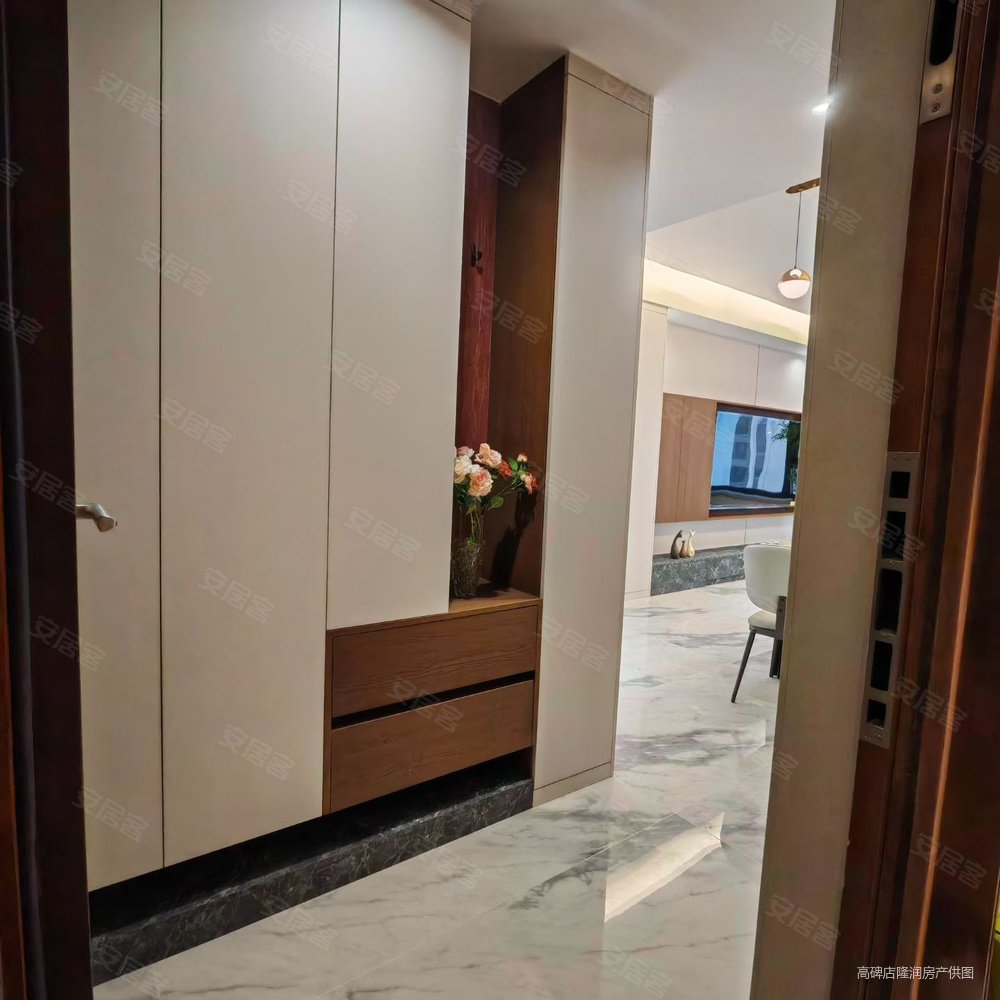 龙湖列车新城3室2厅1卫105.4㎡南北72万