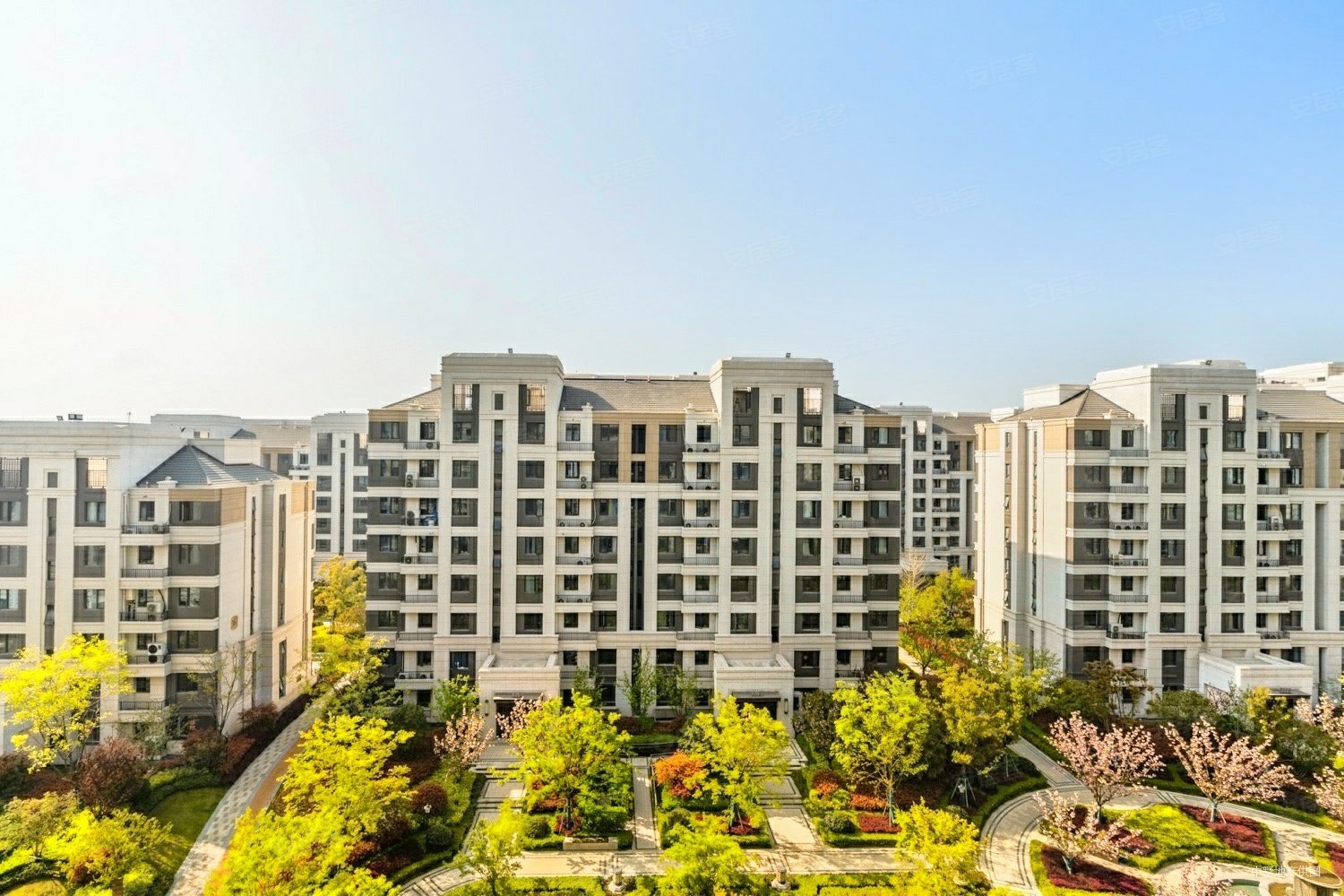 次新小区中海岭湖湾看房随时纯毛坯南北通透低密度