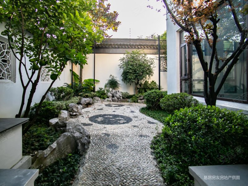 它是一座古典园林人文背景可观 的园子,拙政别墅二手房,19000万,1室5