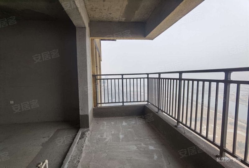 1梯1户业主凌波苑毛坯四室还能砍价一线河景房