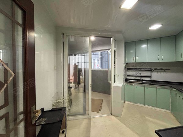 金丰大厦 电梯三房精装修 视野靓 看广州塔 拎包入住 楼龄新