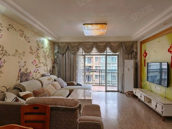 阳江阳春春城镇锦湖花园东湖中心,装精大三房出租,光线好,户型好,干净