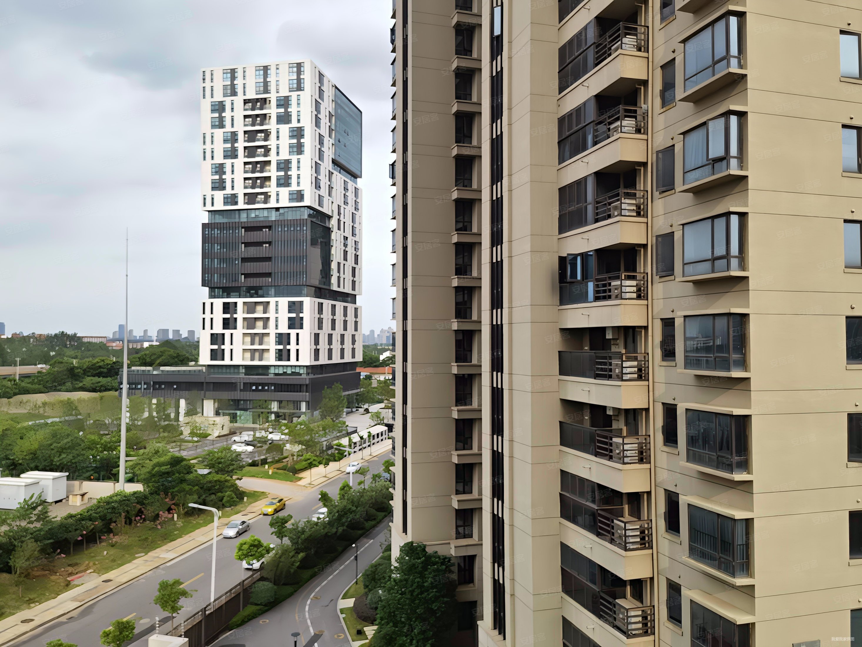 150弯九龙湖西客站地铁口低密度别墅小区新力铂园精装修三房