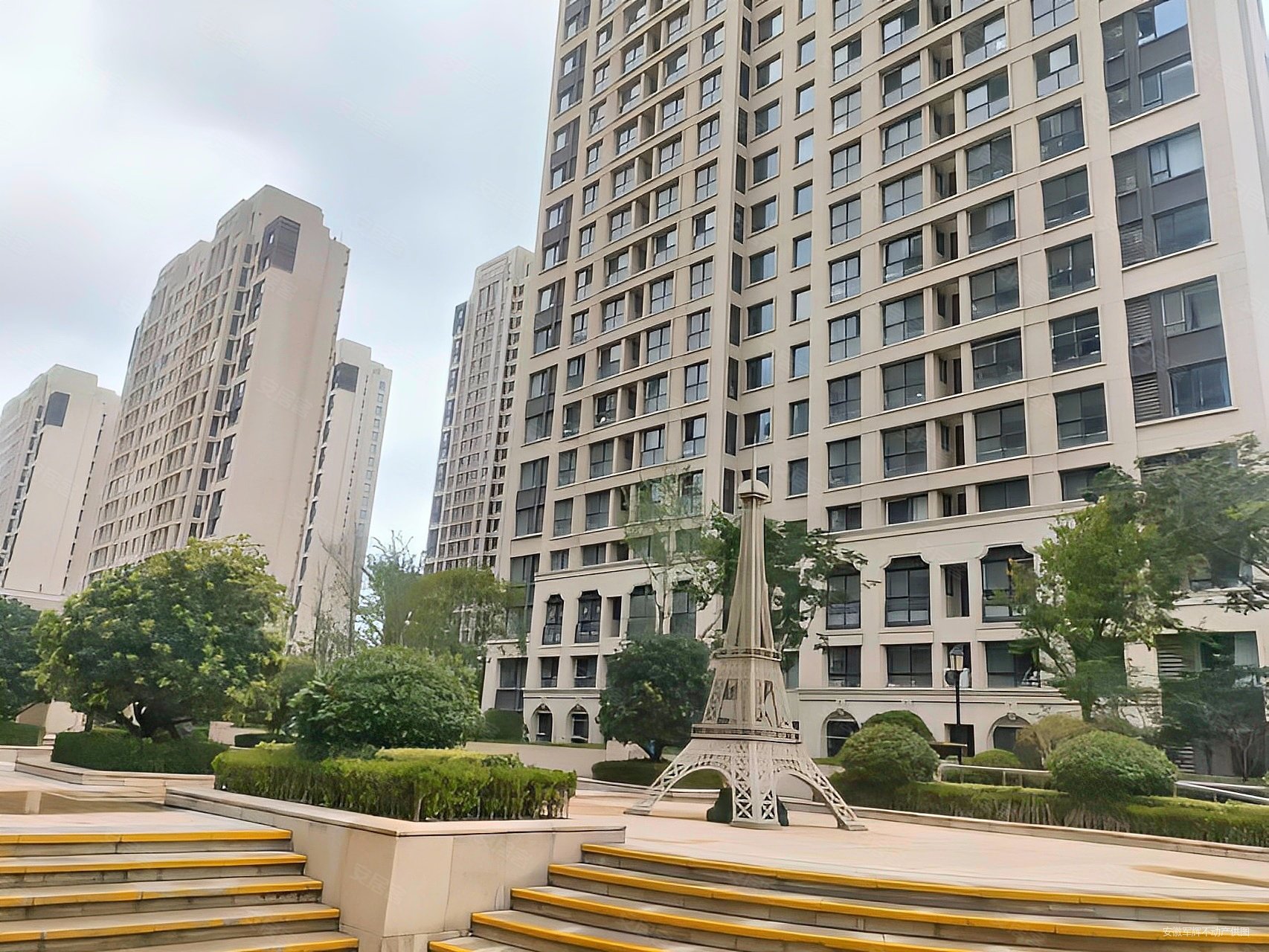 新城悦隽九里双卫格局 次新小区 精装修 停车方便 地铁口